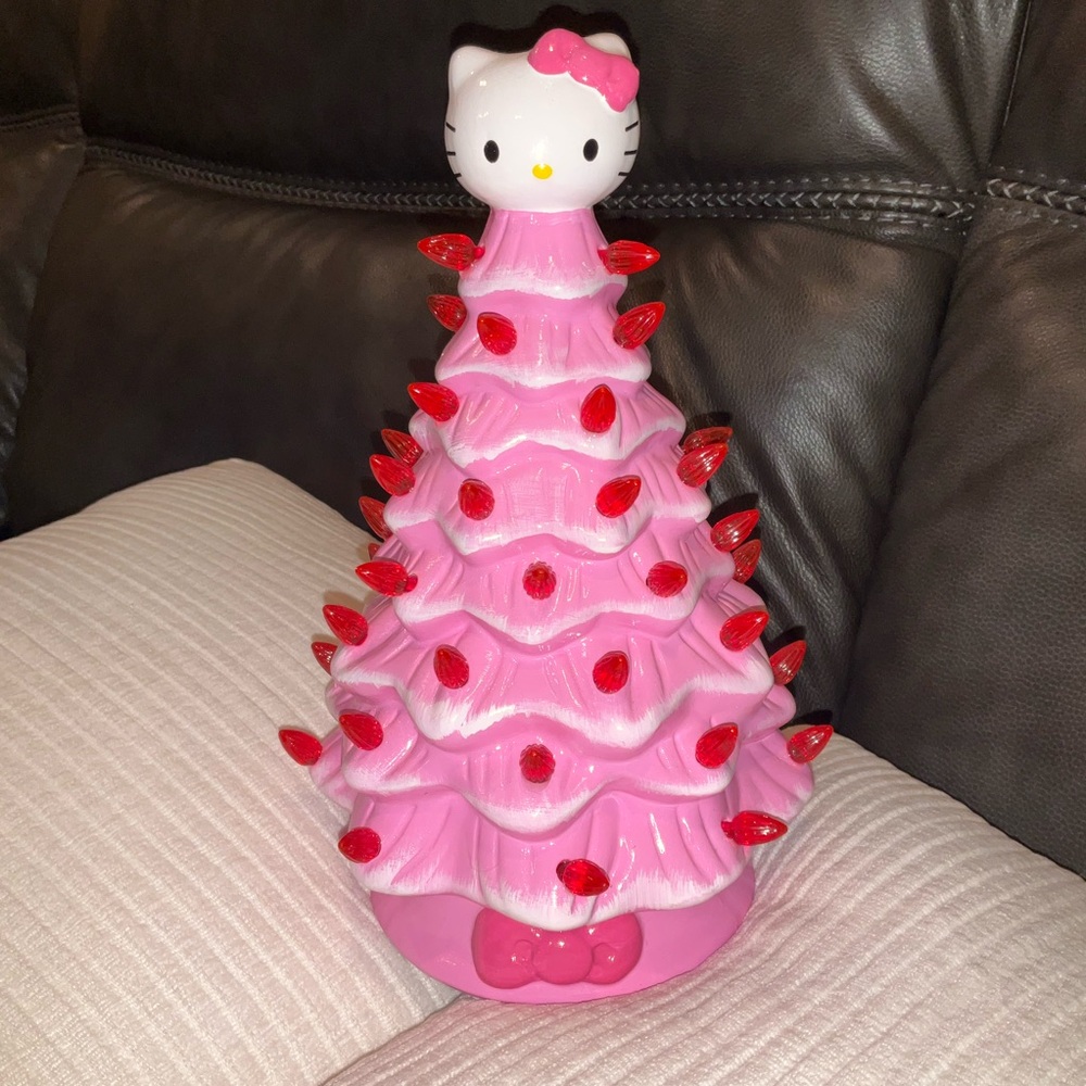 HELLO KITTY CERAMIC CHRISTMAS TREE WITH LIGHTS 11.1 INCH